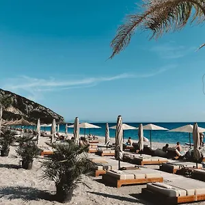 https://alevra.albaniahotels.org